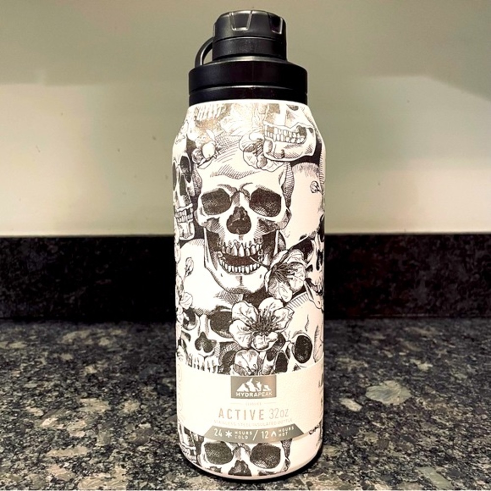 New Hydrapeak Skulls 32 oz Water Bottle Chug Lid Stainless Steel Leak Proof Jug